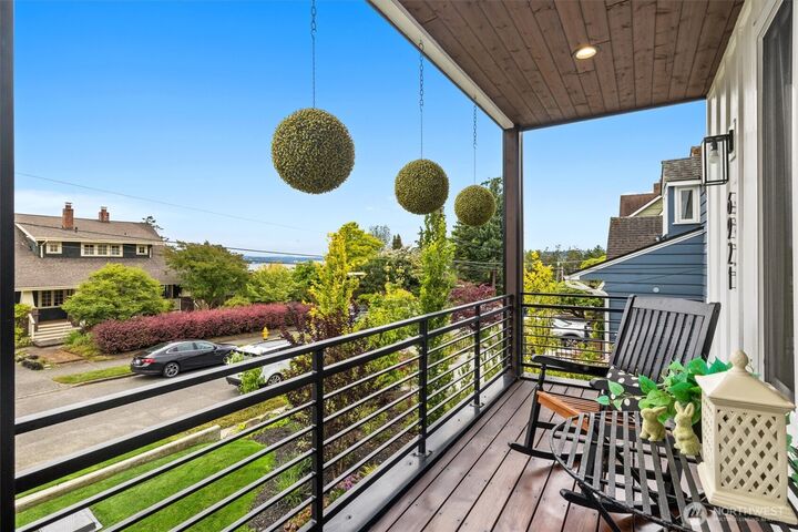 Property Photo: 6921 55th Avenue S WA 98118