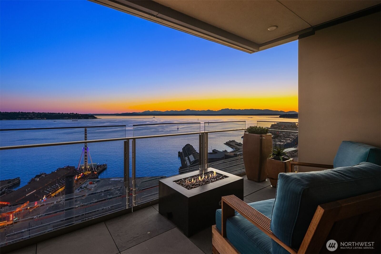 Property Photo:  99  Union Street 1601  WA 98101 