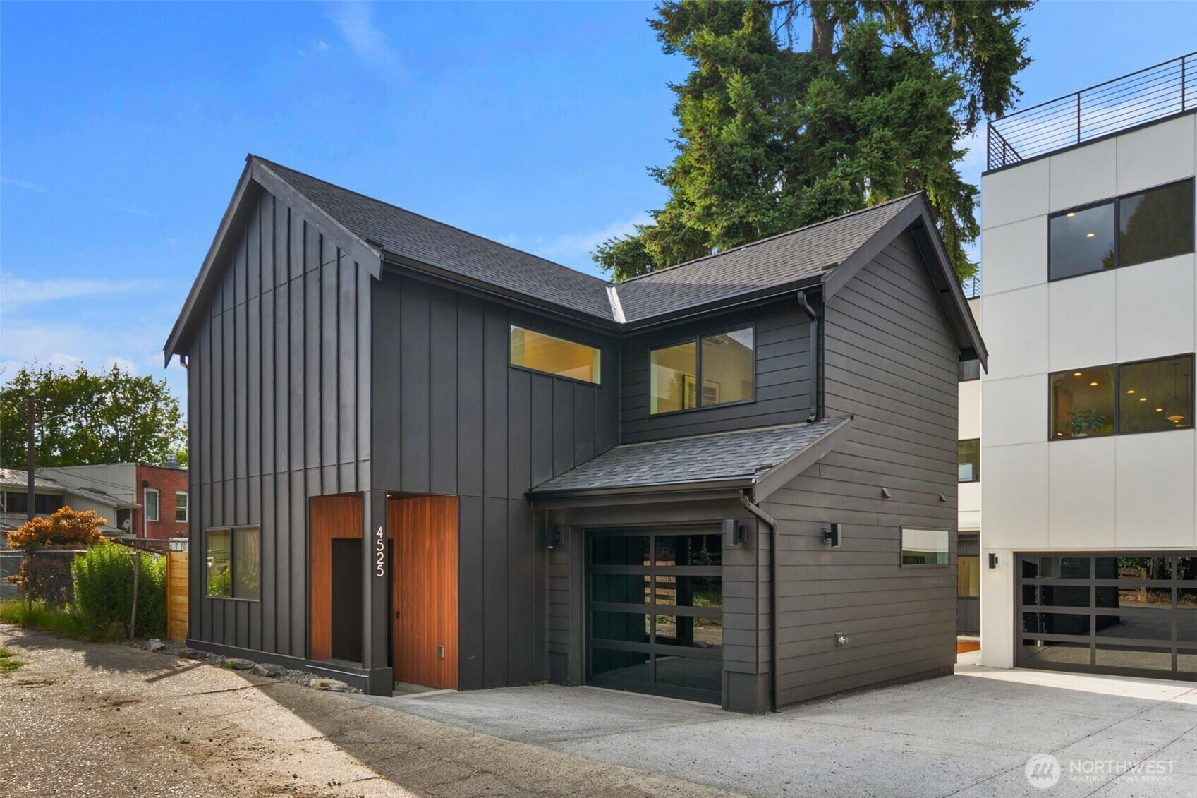 4525 S Orcas Street  Seattle WA 98118 photo