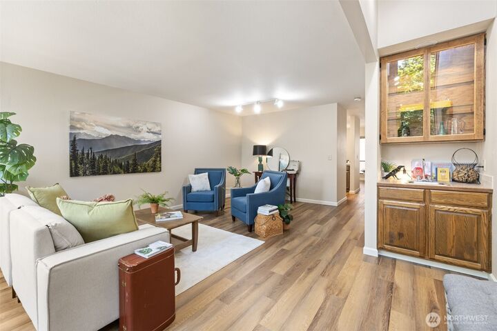 Property Photo:  300 N Sequim Avenue 15  WA 98382 