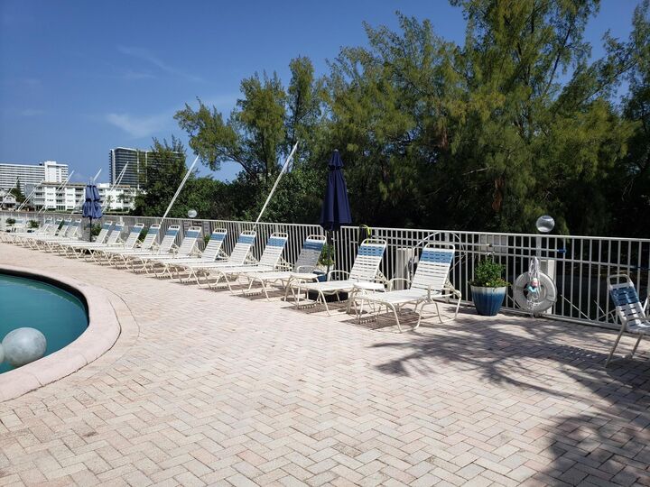 Property Photo: 2850 NE 14th St Causeway 403B FL 33062