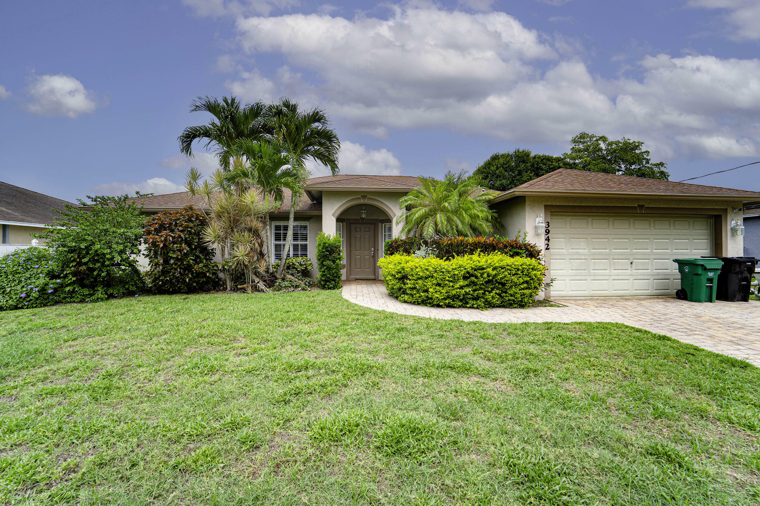Property Photo: 3942 SW Jarmer Road FL 34953