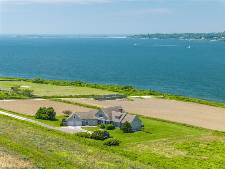 Property Photo:  17 Ferolbink Way  RI 02837 