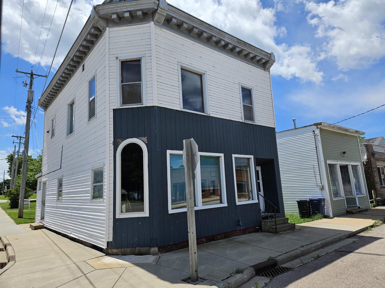 Property Photo: 102 West Winnebago Street WI 53935