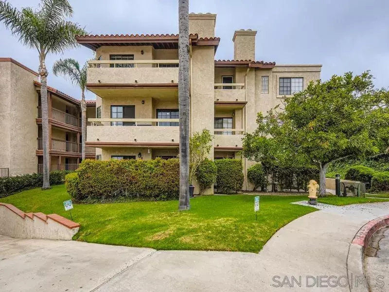 Property Photo: 2630 Erie St 16 CA 92110