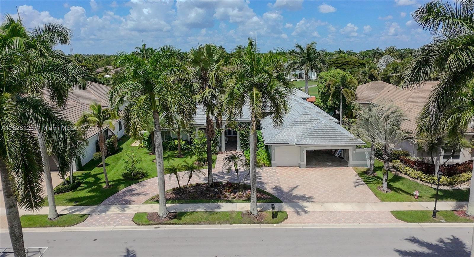 Property Photo: 2493 Poinciana Dr FL 33327
