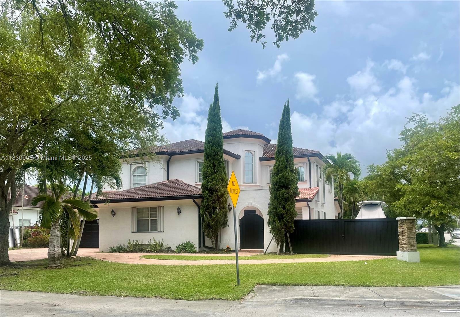 Property Photo: 7202 SW 123rd Pl FL 33183