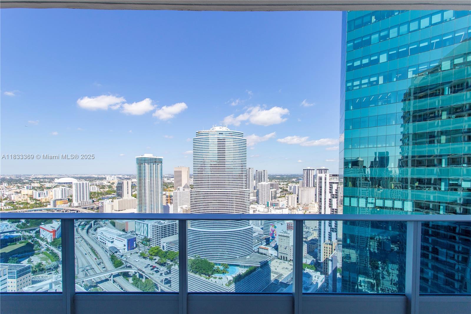 Property Photo:  200 Biscayne Blvd Wy 4512  FL 33131 