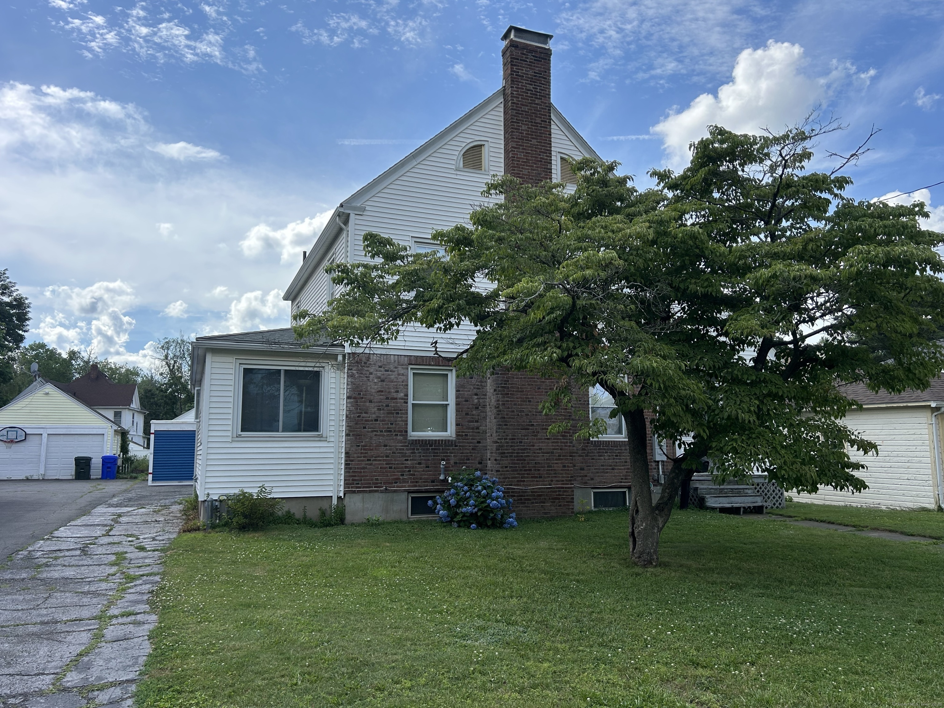 Property Photo: 21 Walter Place CT 06108