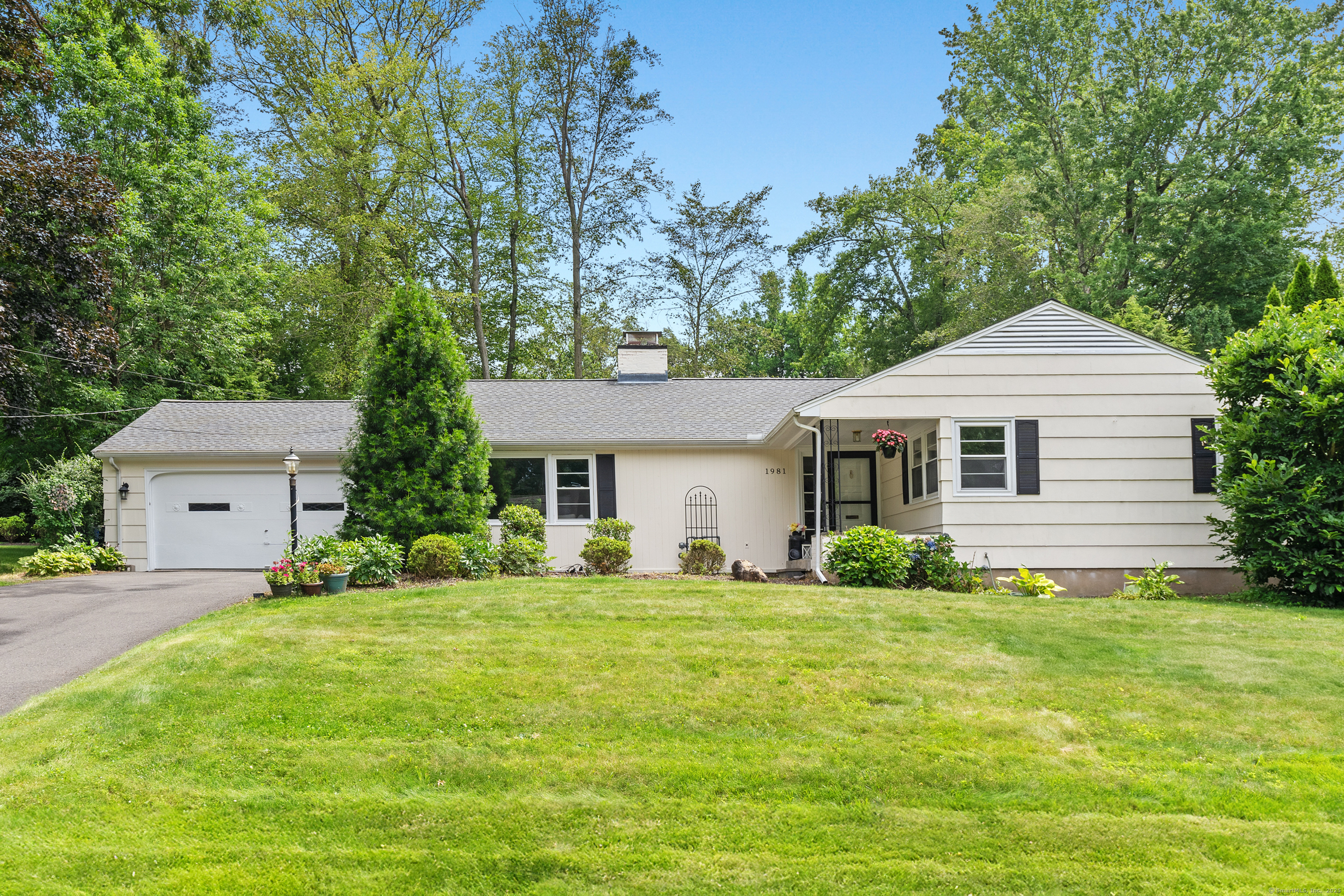 Property Photo: 1981 Asylum Avenue CT 06117