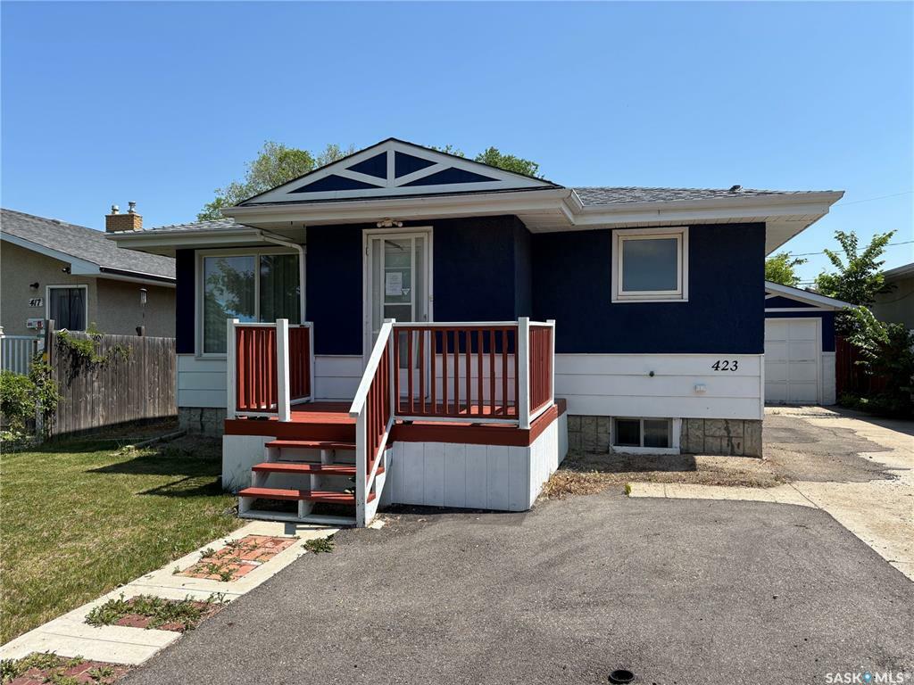 Property Photo: 423 York Street SK S4R 4W7