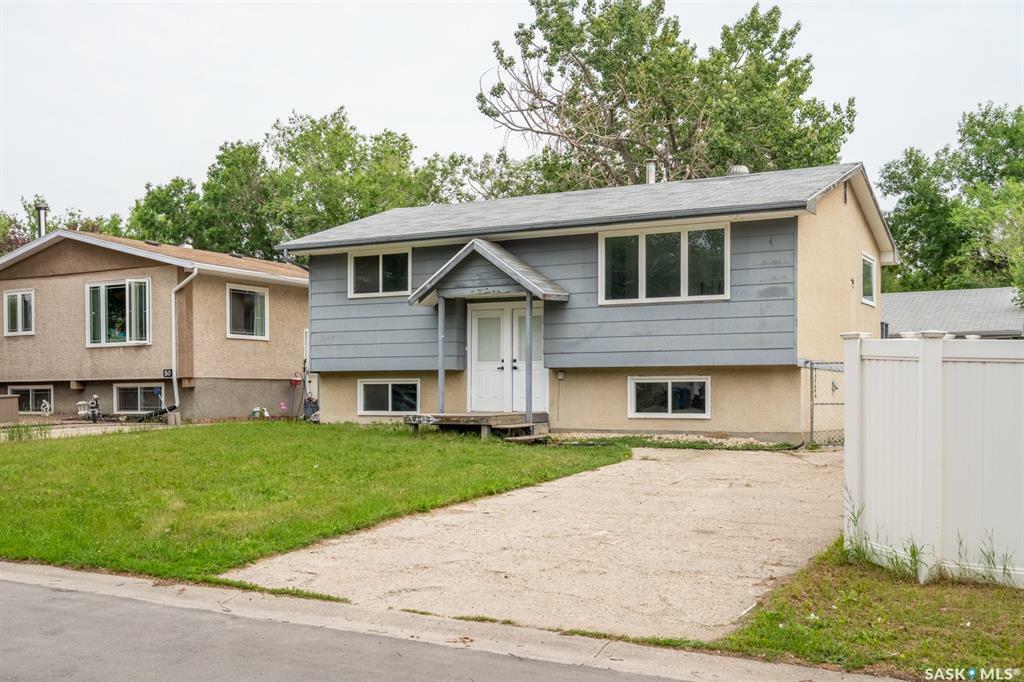 Property Photo: 54 Anticknap Bay SK S4N 4G6