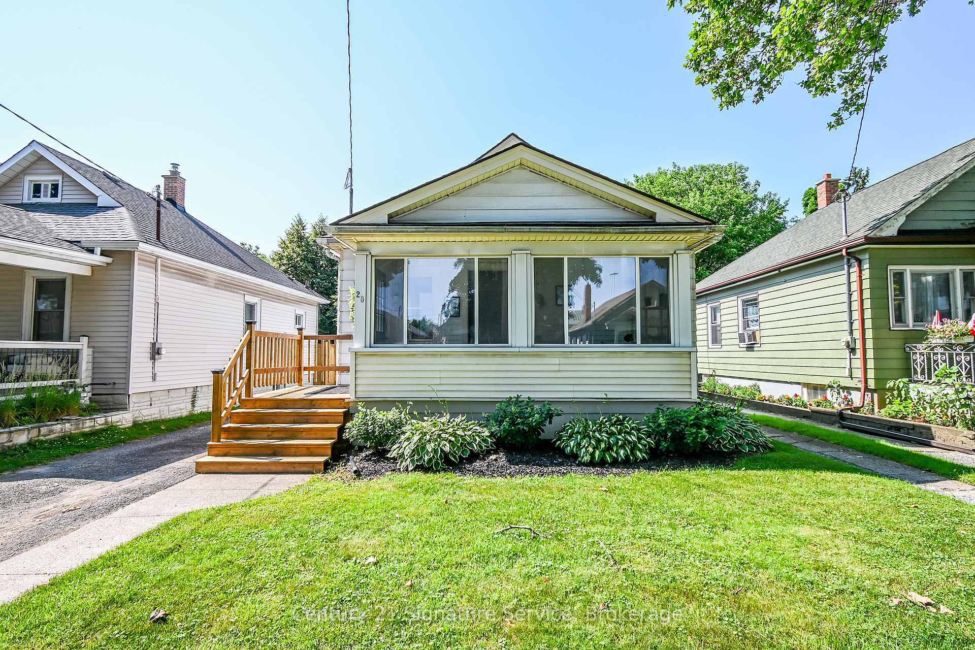 Property Photo: 20 Linden Street ON L2R 1H5