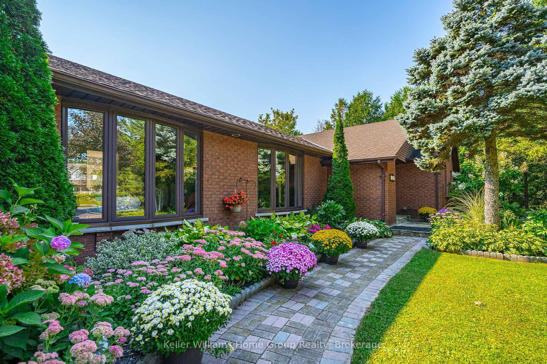 Property Photo:  840 St George Street E  ON N1M 2Y1 