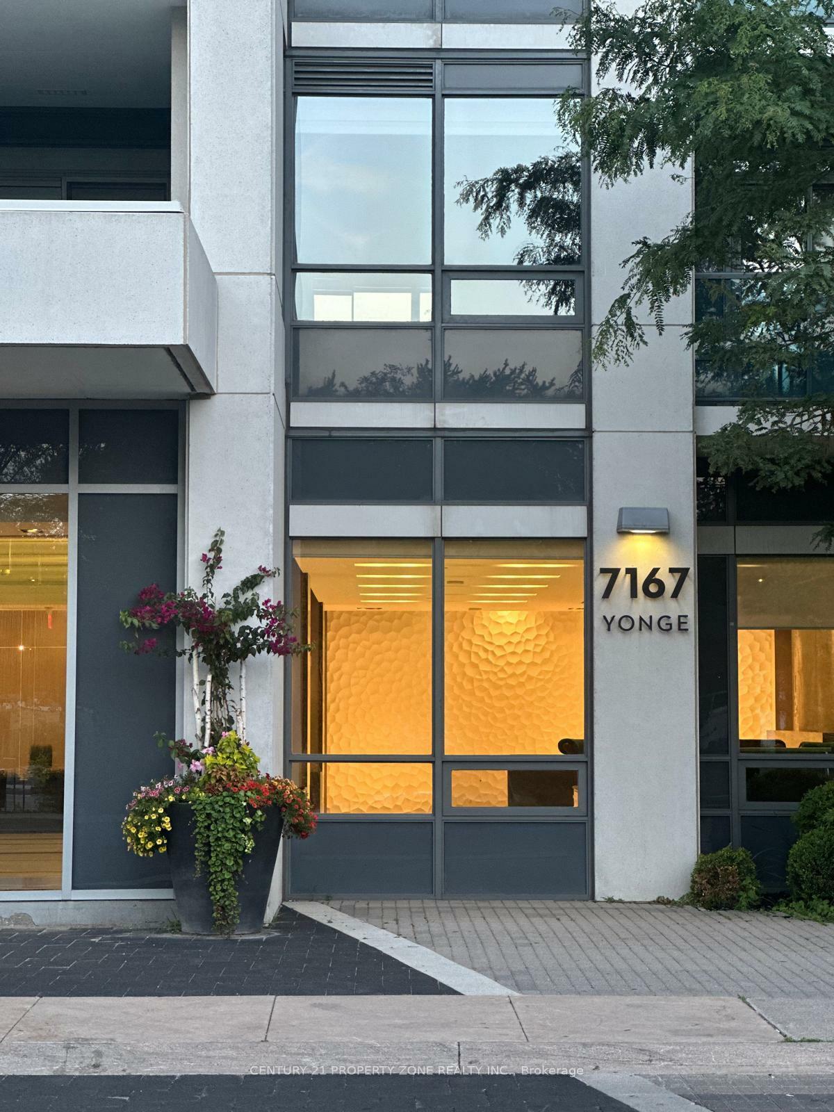 Photo de la propriété: 7167 Yonge Street 1502 ON L3T 0E1