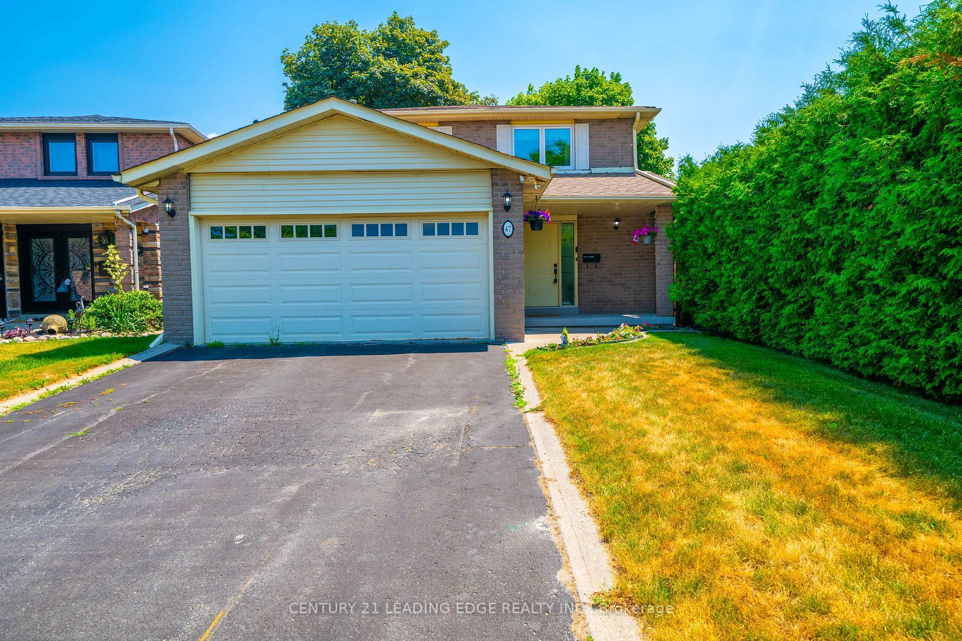 Property Photo: 47 Farmhill Court ON M1B 2M1