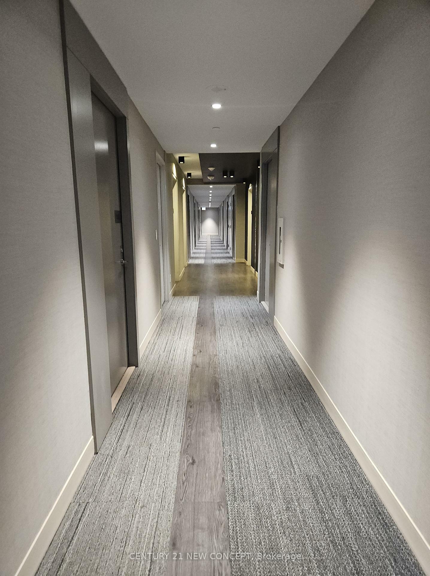 Property Photo:  19 Western Battery Road 3521  ON M6K 0E3 