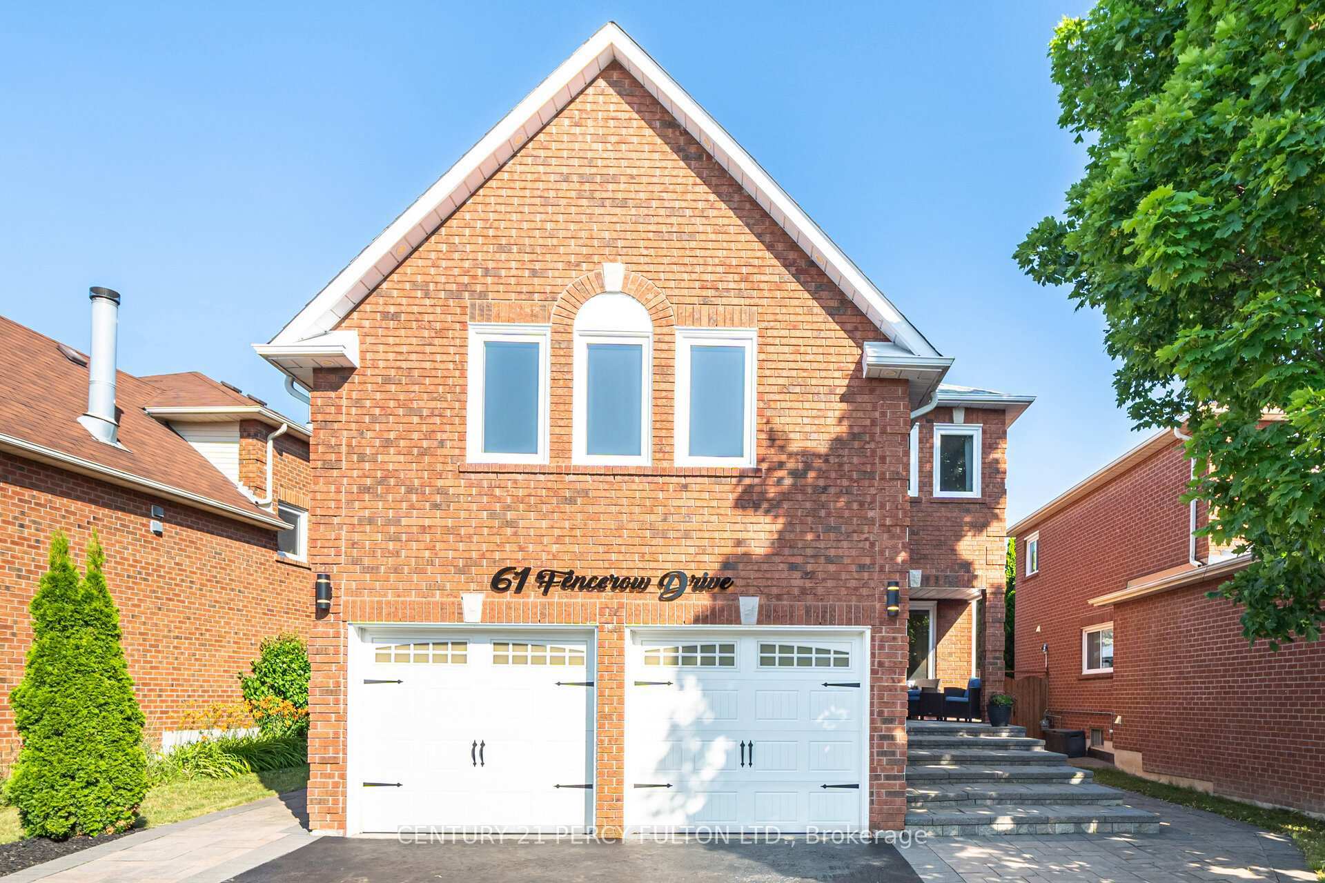 61 Fencerow Drive  Whitby ON L1R 1Y3 photo