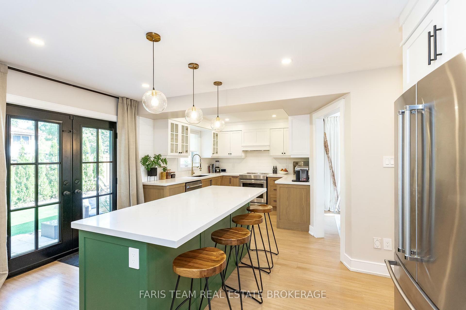 Property Photo: 993 Whitney Crescent ON L4R 5N3