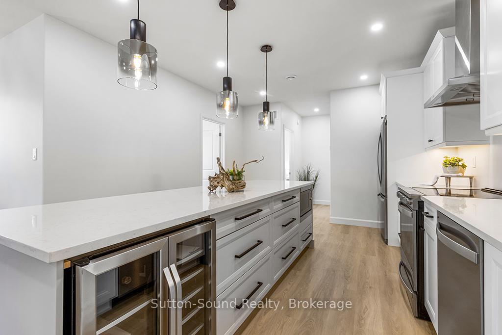 Property Photo: 535 Isaac Street 103 ON N0H 2T0
