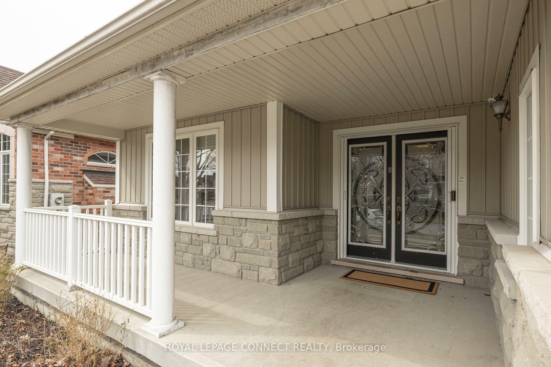 Property Photo: 4 Branthaven Court ON L1M 0B2