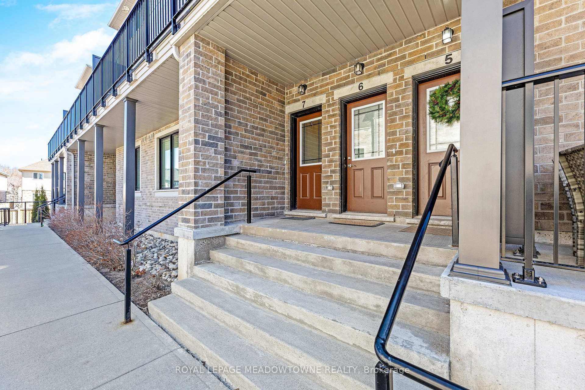 Property Photo: 107 Westra Drive 7 ON N1K 0A5