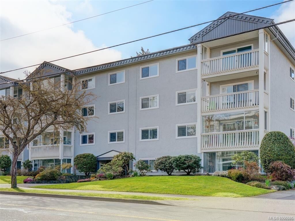 Property Photo: 1115 Rockland Ave 103 BC V8V 3H8