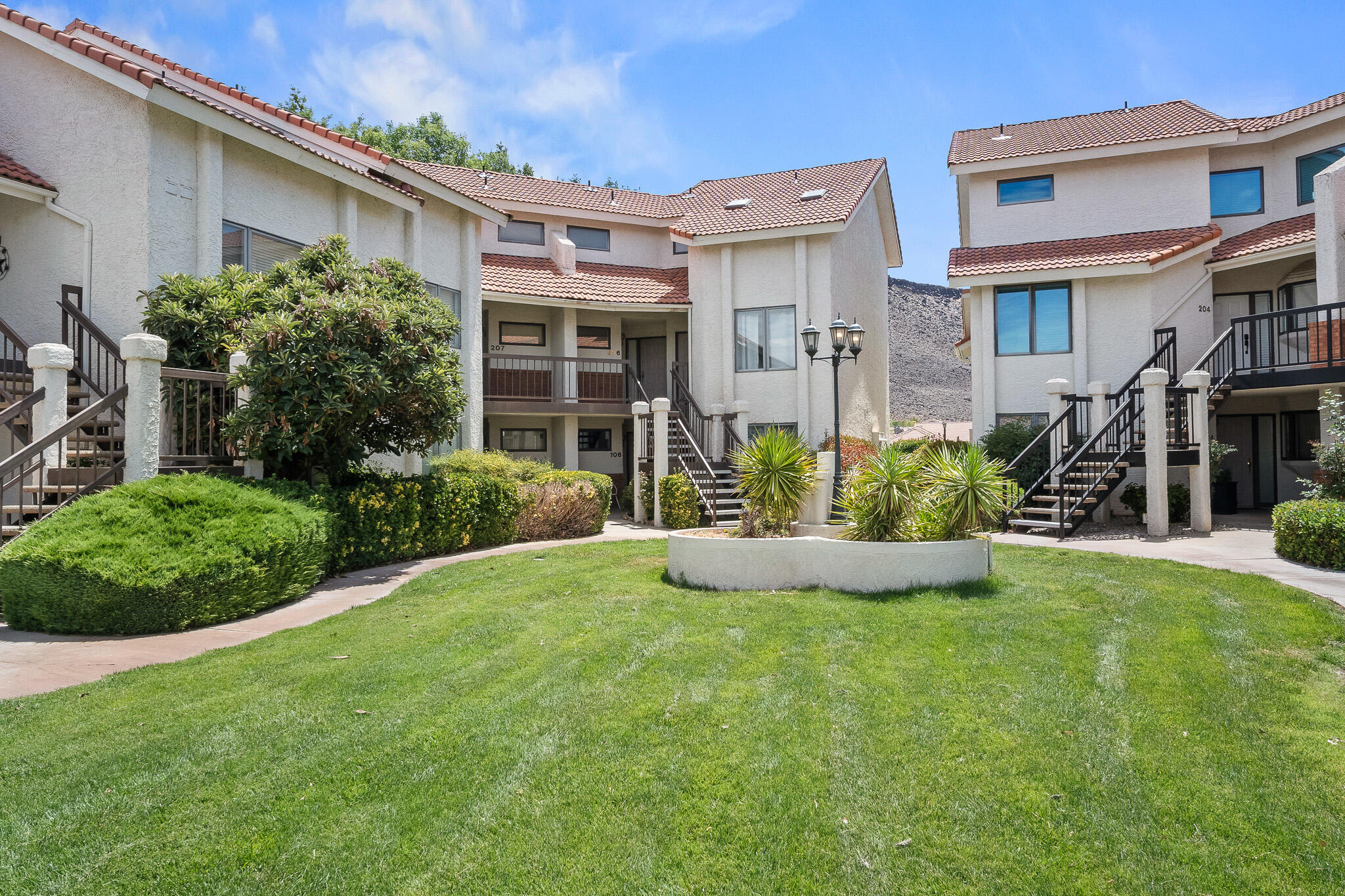 275 S Valley View Dr J105  St George UT 84770 photo