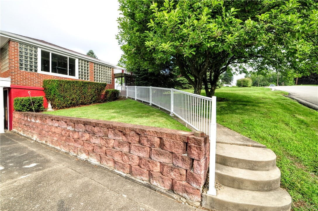 Property Photo: 2204 Walch Street PA 15063