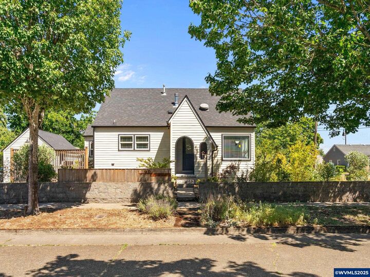 1790 Capitol St SE  Salem OR 97302 photo