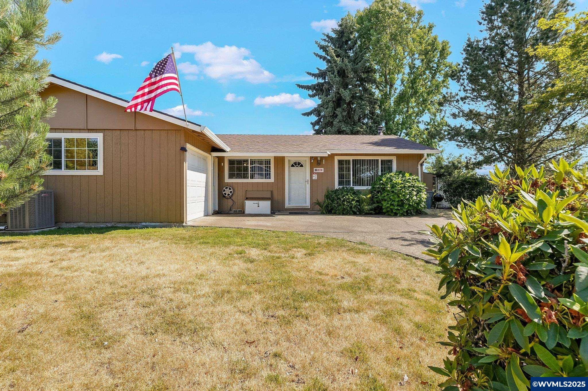 Property Photo:  111 Gerlinger Ln  OR 97338 