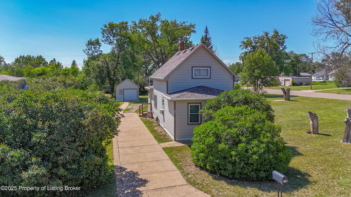 738 2nd Avenue E  New England ND 58647 photo