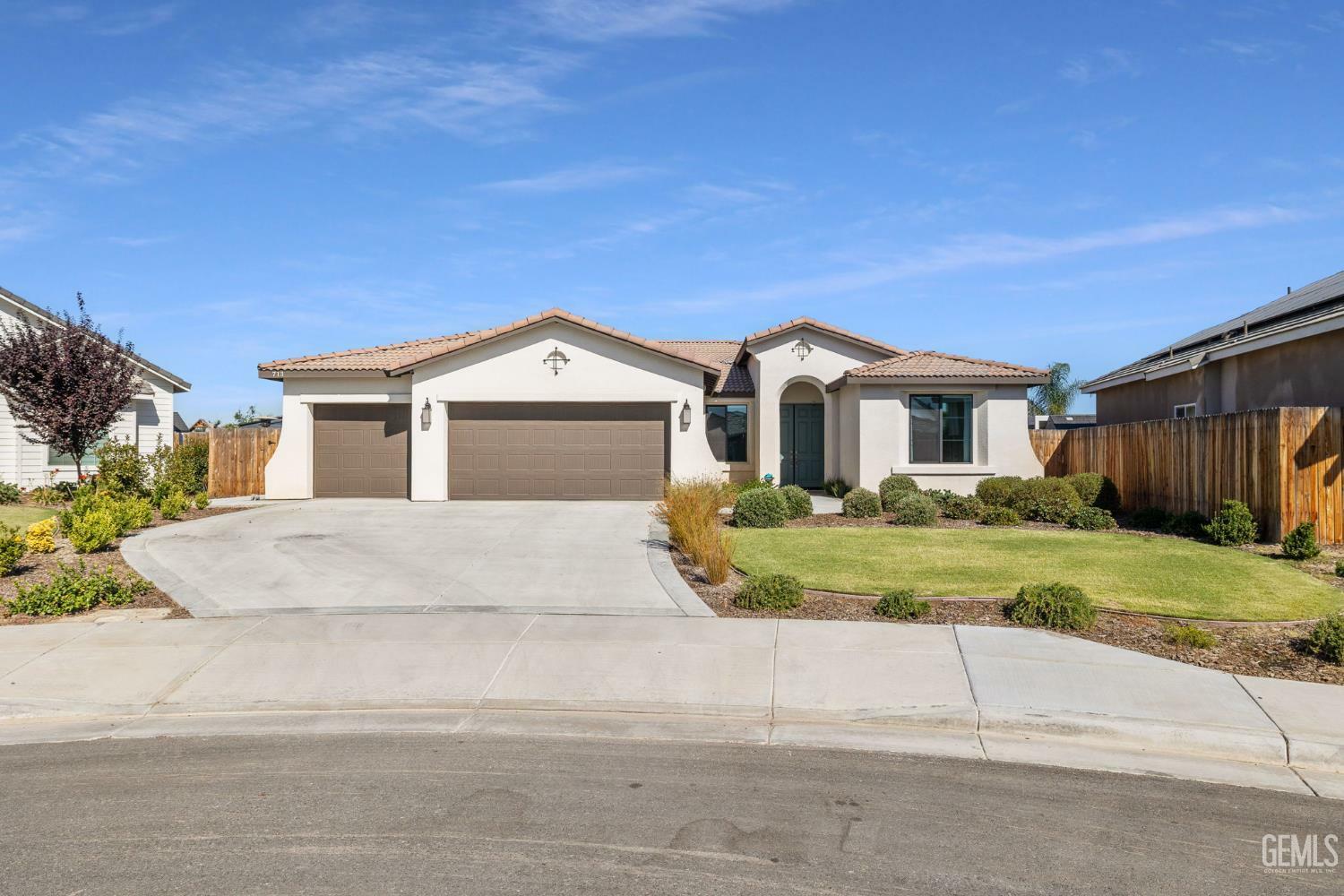 Property Photo:  713 Winooski Court  CA 93314 