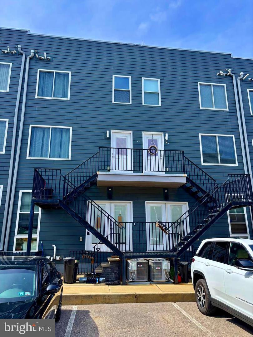 Property Photo: 1219 N 5th Street 2 PA 19122