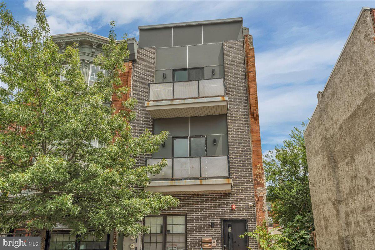 Property Photo:  1005 N Marshall Street  PA 19123 