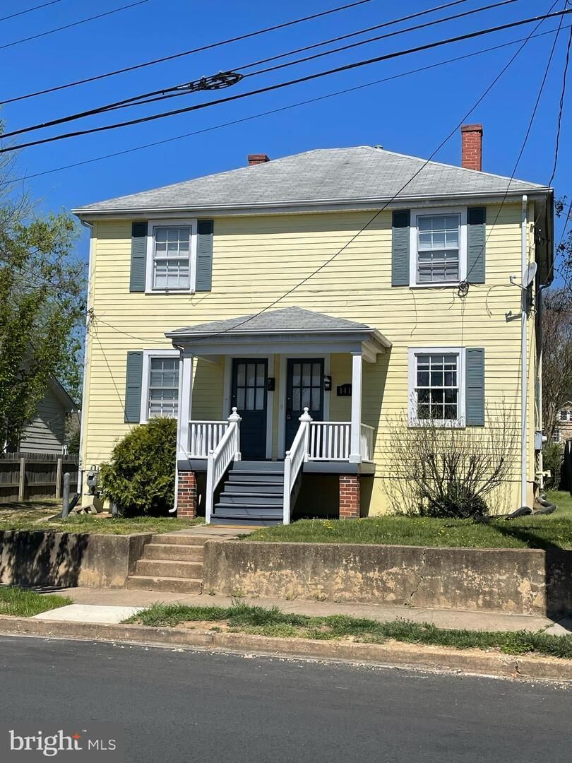 Property Photo:  1417 Hanover Street Apt B  VA 22401 
