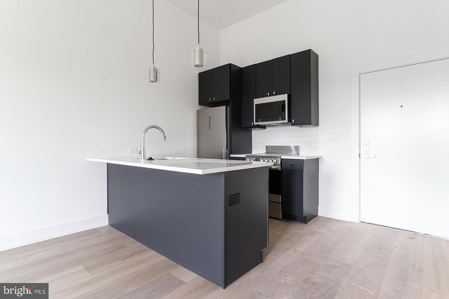 Property Photo: 5013 Springfield Avenue 313 PA 19143