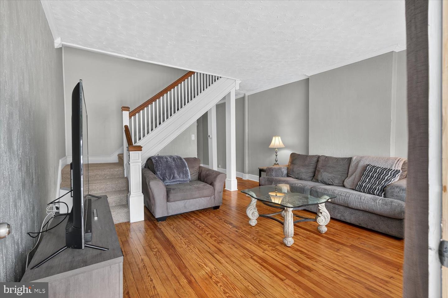 Property Photo: 315 1/2 E Ross Street PA 17602