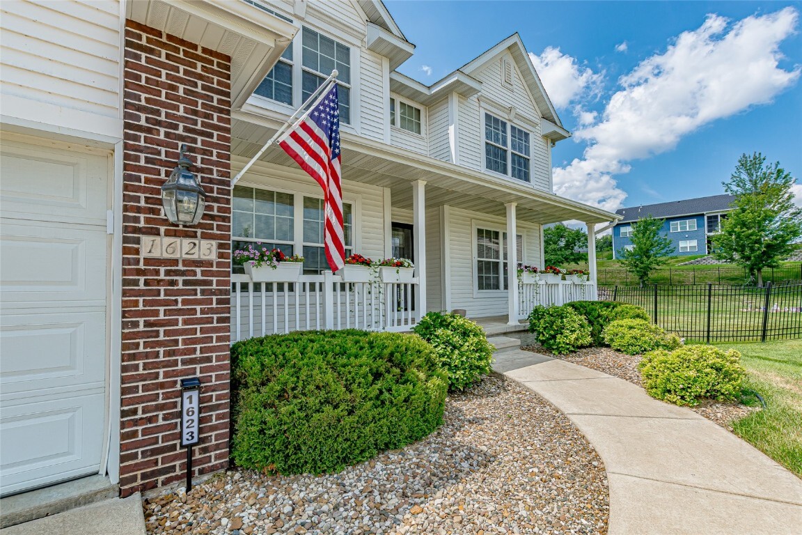 Property Photo: 1623 Colony Court SE IA 52403