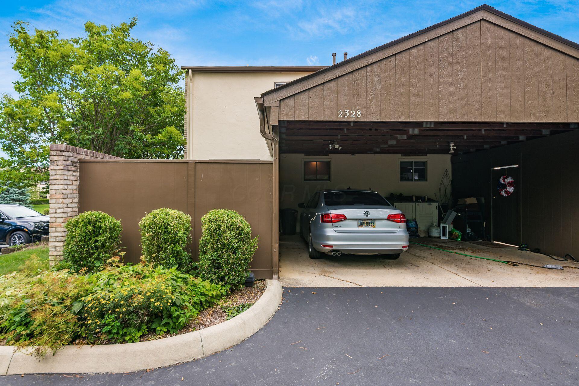 Property Photo: 2328 Terrance Drive OH 43220