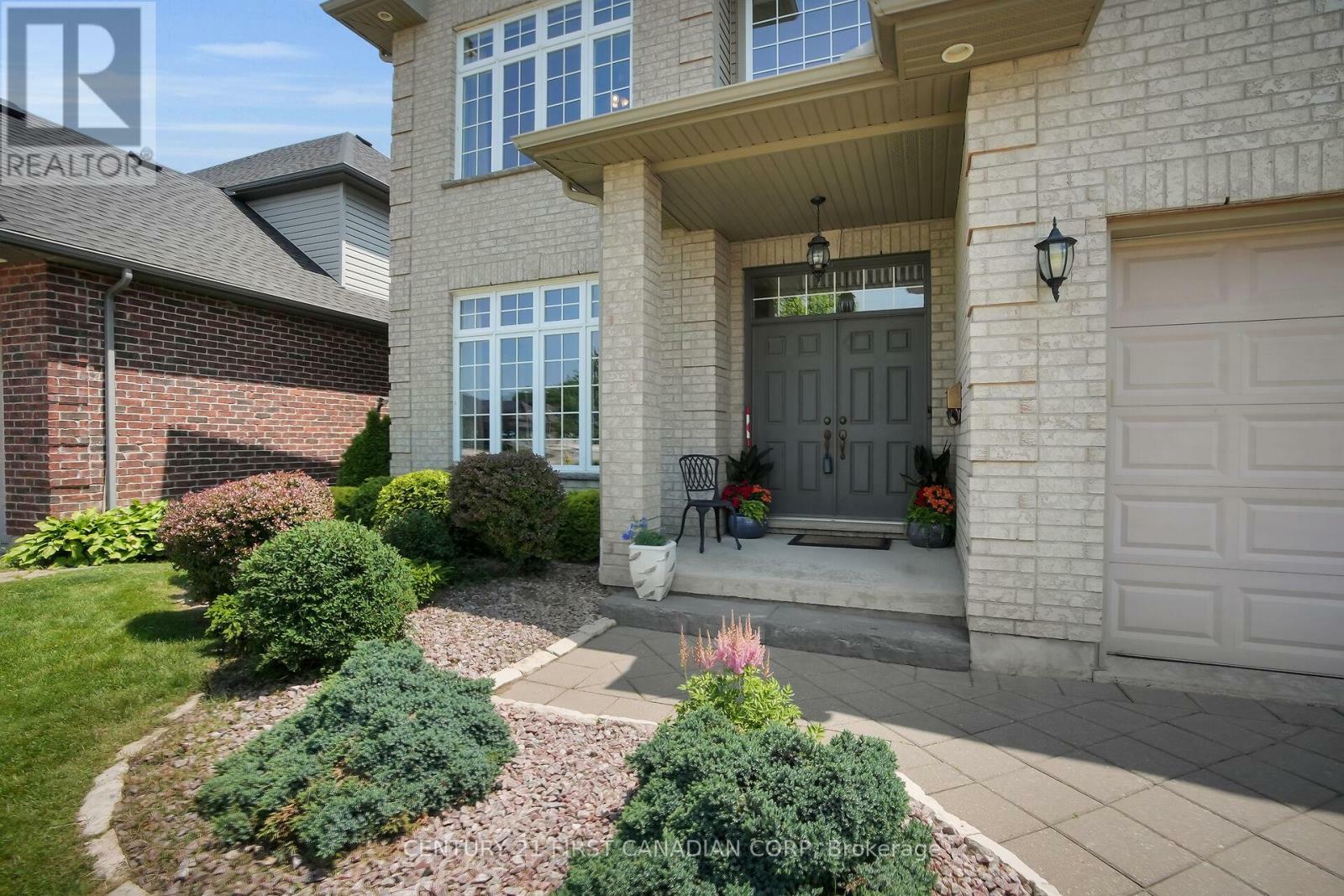Property Photo: 774 Longworth Road ON N6K 0B5