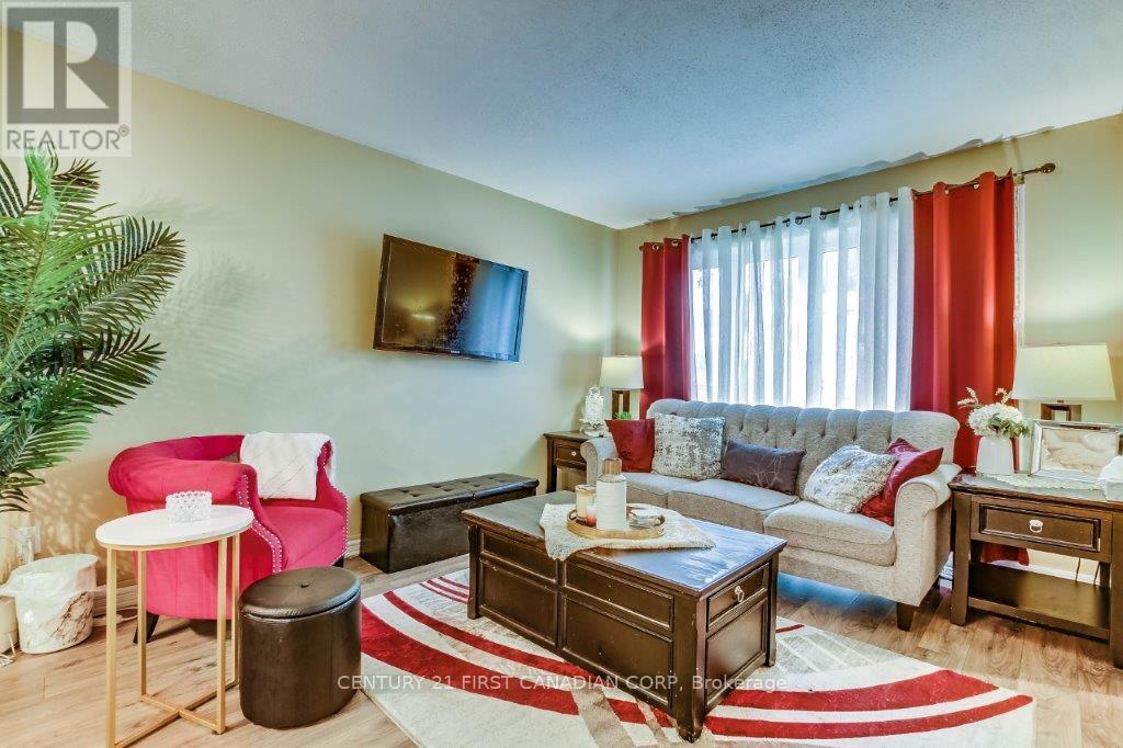 Photo de la propriété: 700 Exeter Road 32 ON N6E 1L2