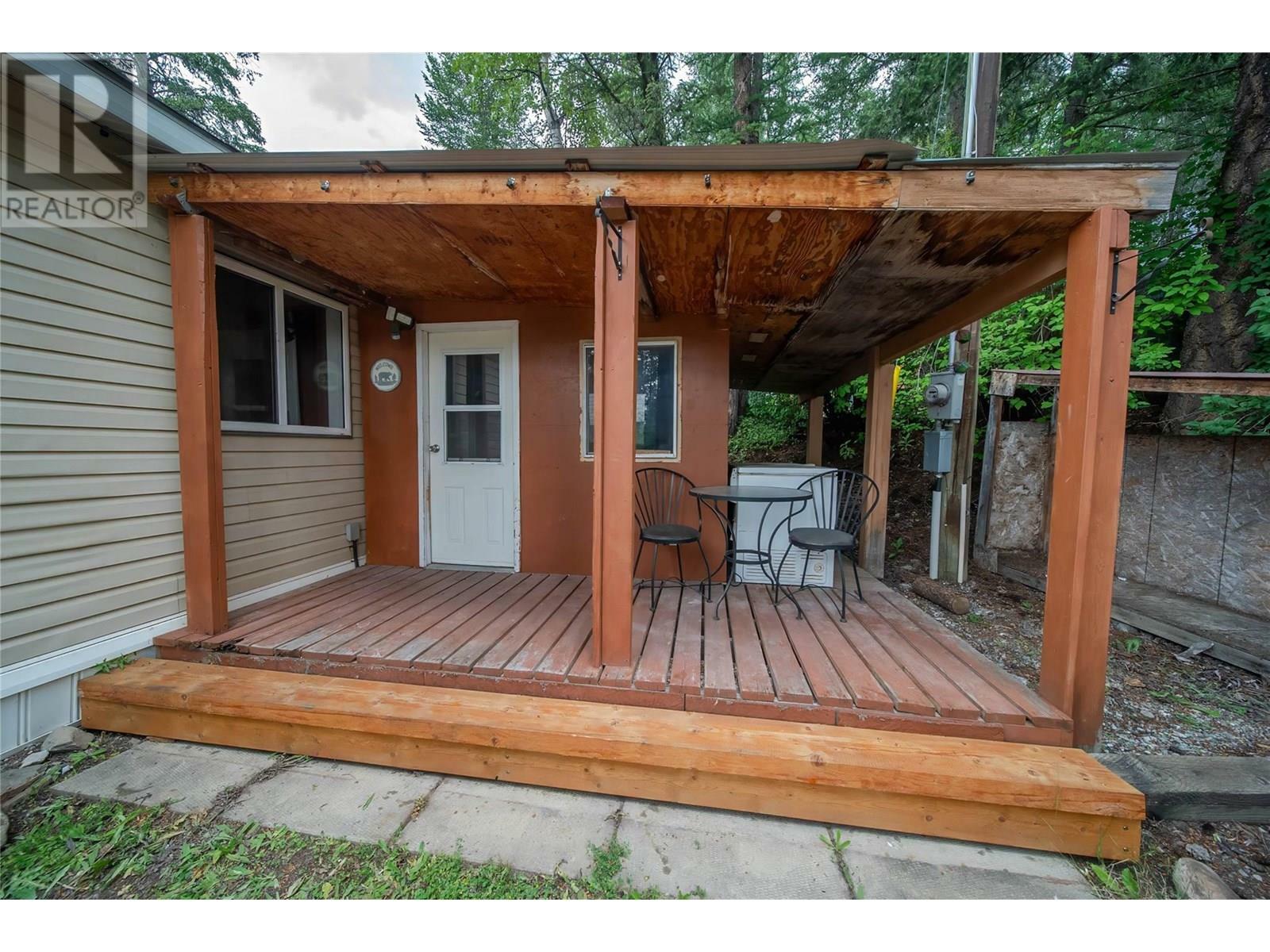 Property Photo: 8470 Caithness Road 18 BC V0B 1T3