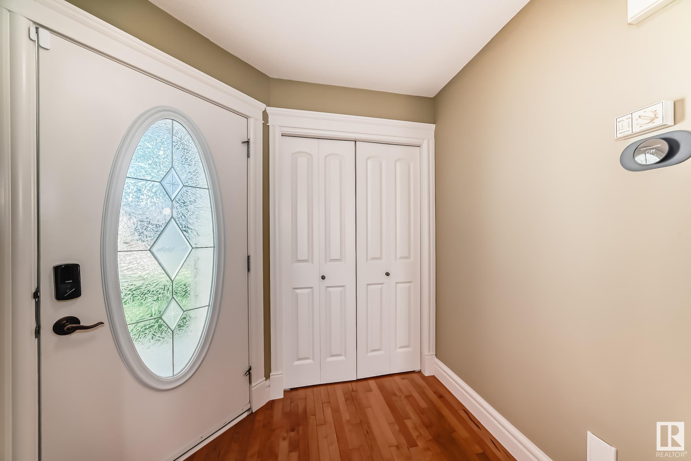 Property Photo:  7355 Singer Way NW  AB T6R 3R9 