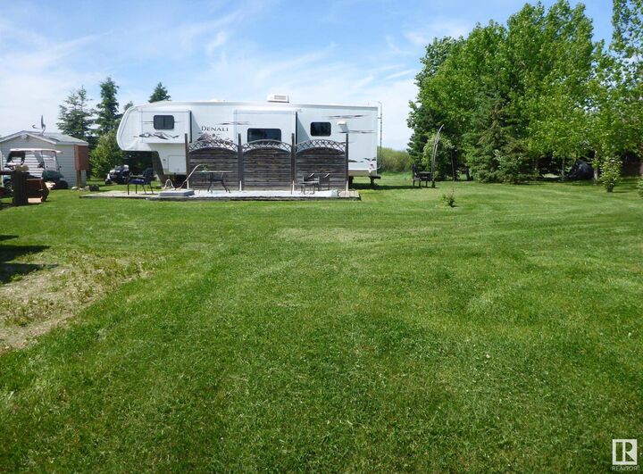 Property Photo: 461032 Hwy 13 553 AB T0C 0T0