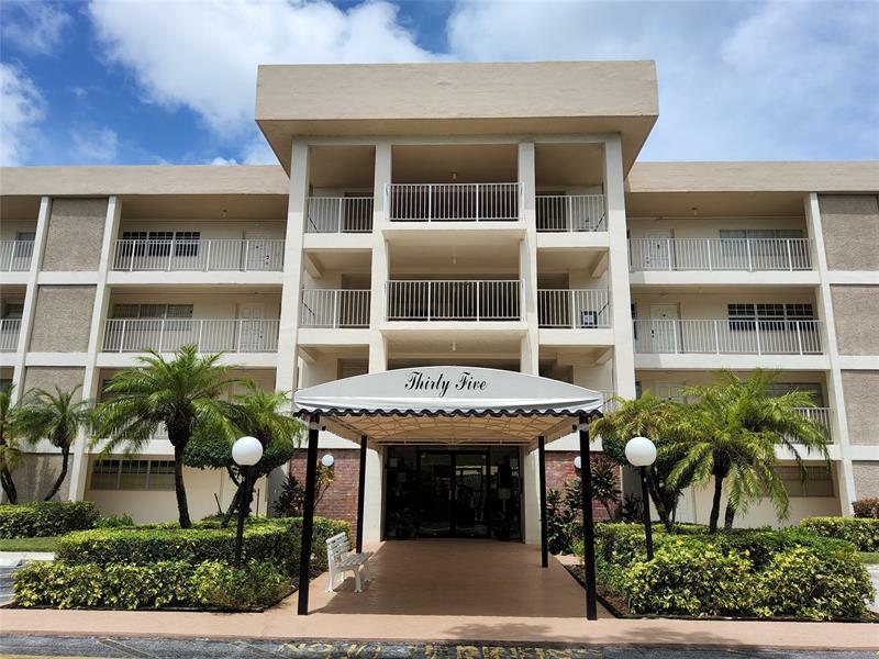 Property Photo: 3151 S Palm Aire Dr 309 FL 33069