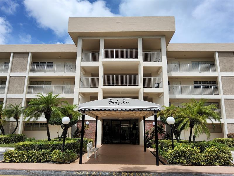 Property Photo: 3151 S Palm Aire Dr 309 FL 33069