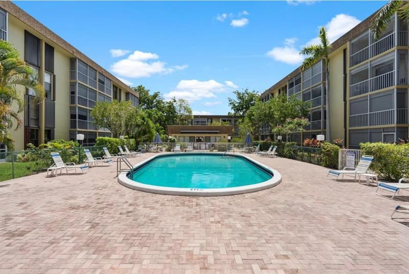 Property Photo:  367 S Federal Hwy  FL 33441 