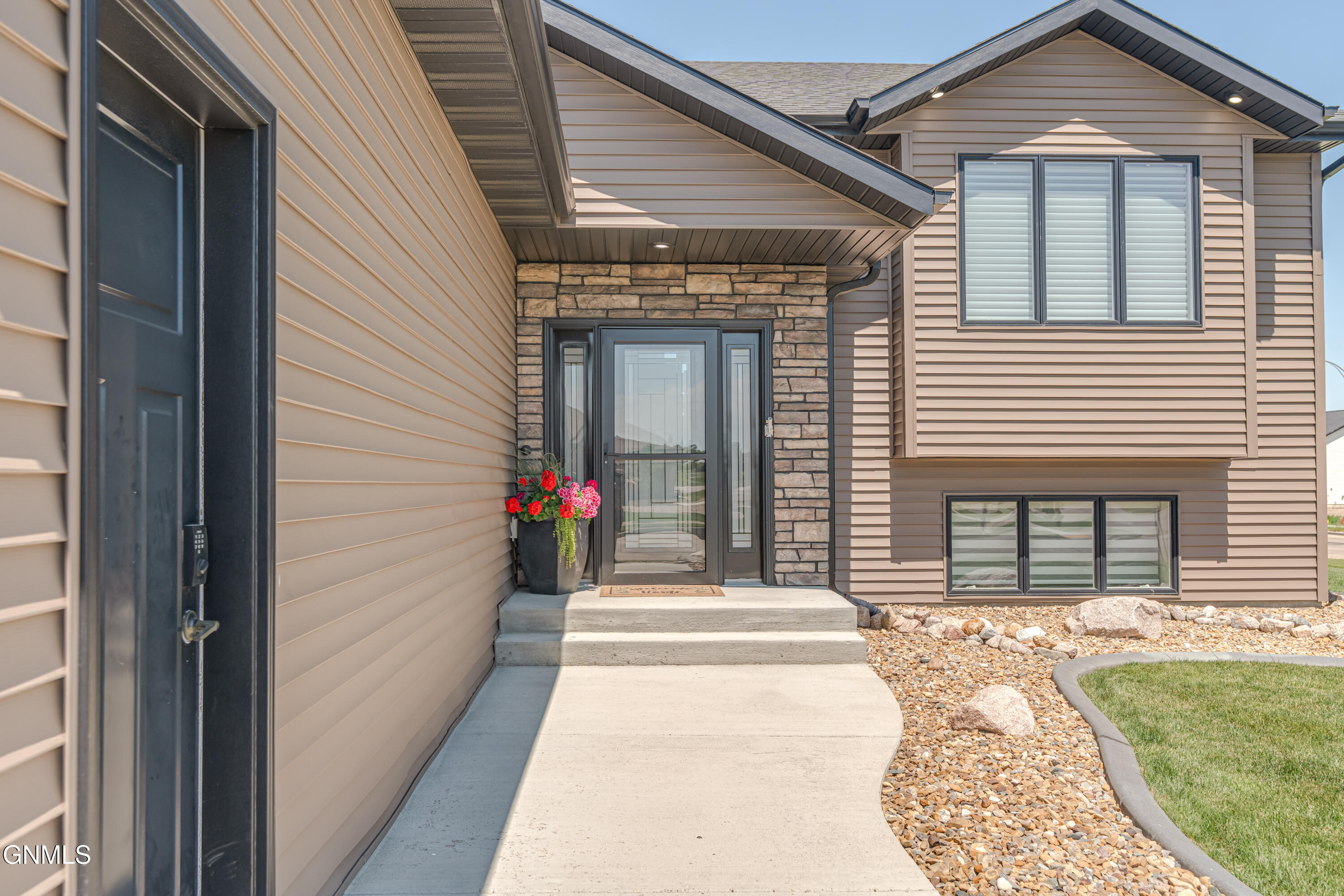 643 Flint Drive  Bismarck ND 58503 photo