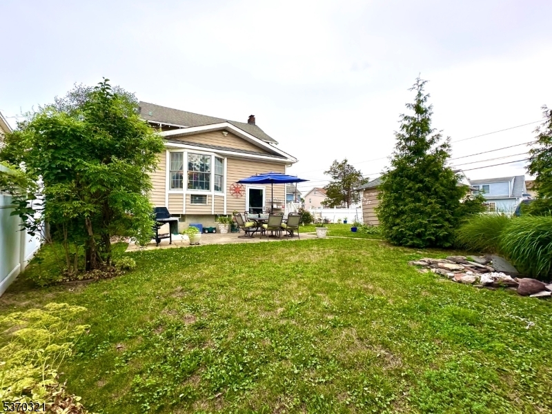 Property Photo:  457 Totowa Rd  NJ 07512 
